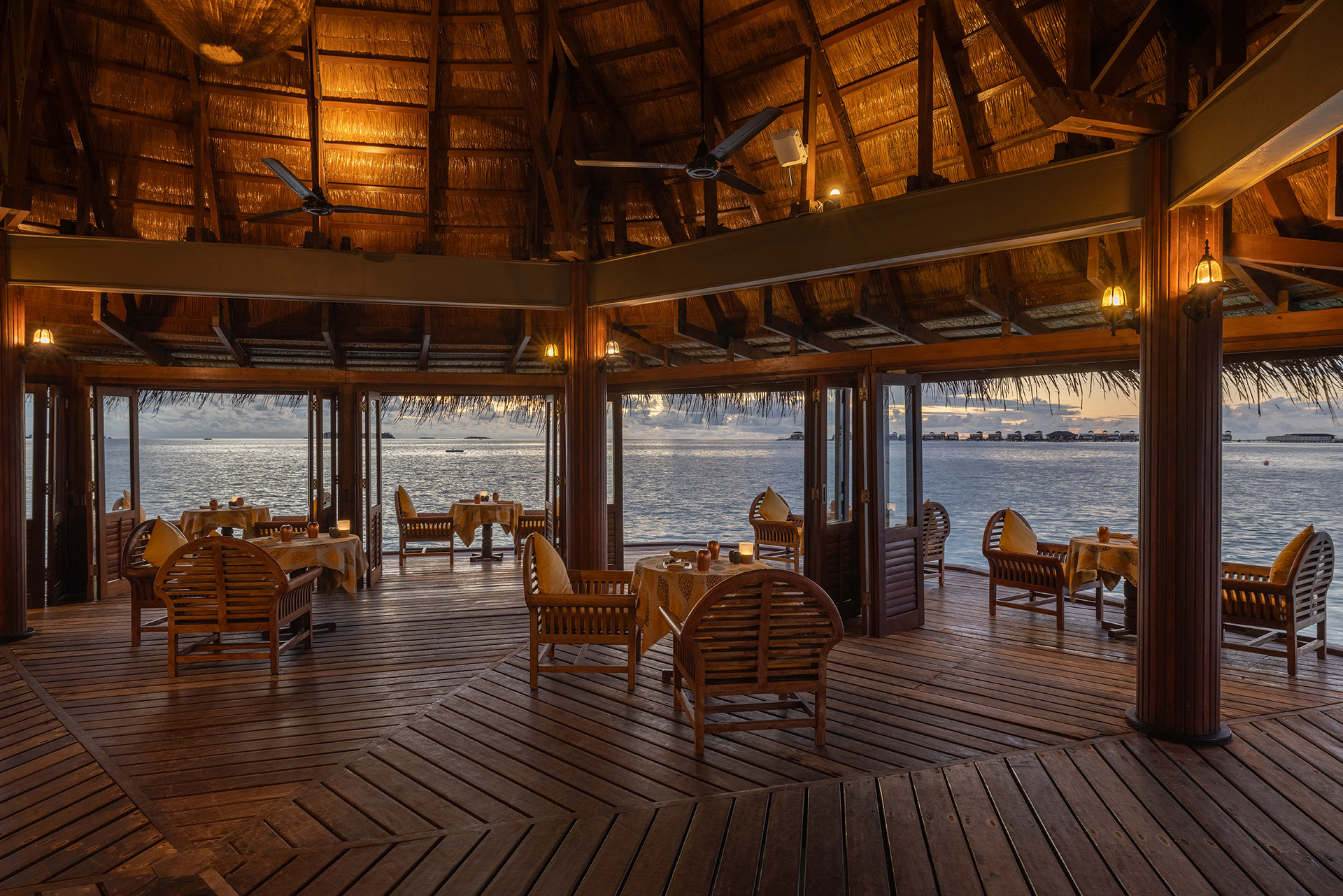 an-velavaru-Funa Restaurant & Bar_Interior 2-hero